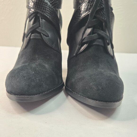 Gianni Bini Block Heel Boots Suede Black Edgy Lace Up Ankle Booties Size 7.5 - Picture 3 of 12